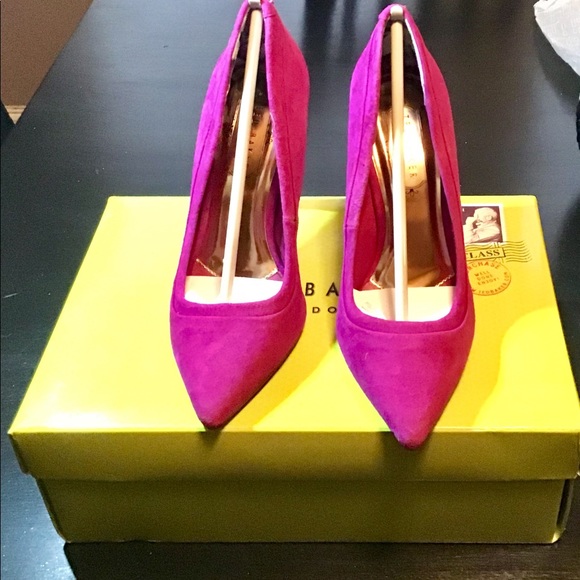Ted Baker Suede Fuchsia/Rose Gold Stilettos - Picture 2 of 7
